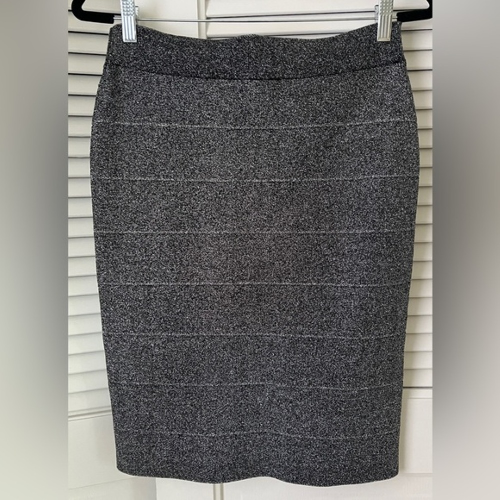 NWT BCBG MaxAzria Scarlett Metalic Silver Stretch Knit Pencil Skirt Sz L